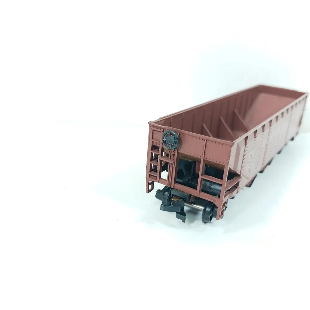 Lehigh Valley LV 4127 HO Scale Triple Hopper Rail Car Brown Vintage Style
